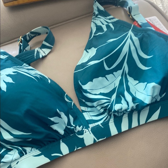 Jantzen Other - 🆕Women’s Jantzen Bikini Top. Size 14. NWT